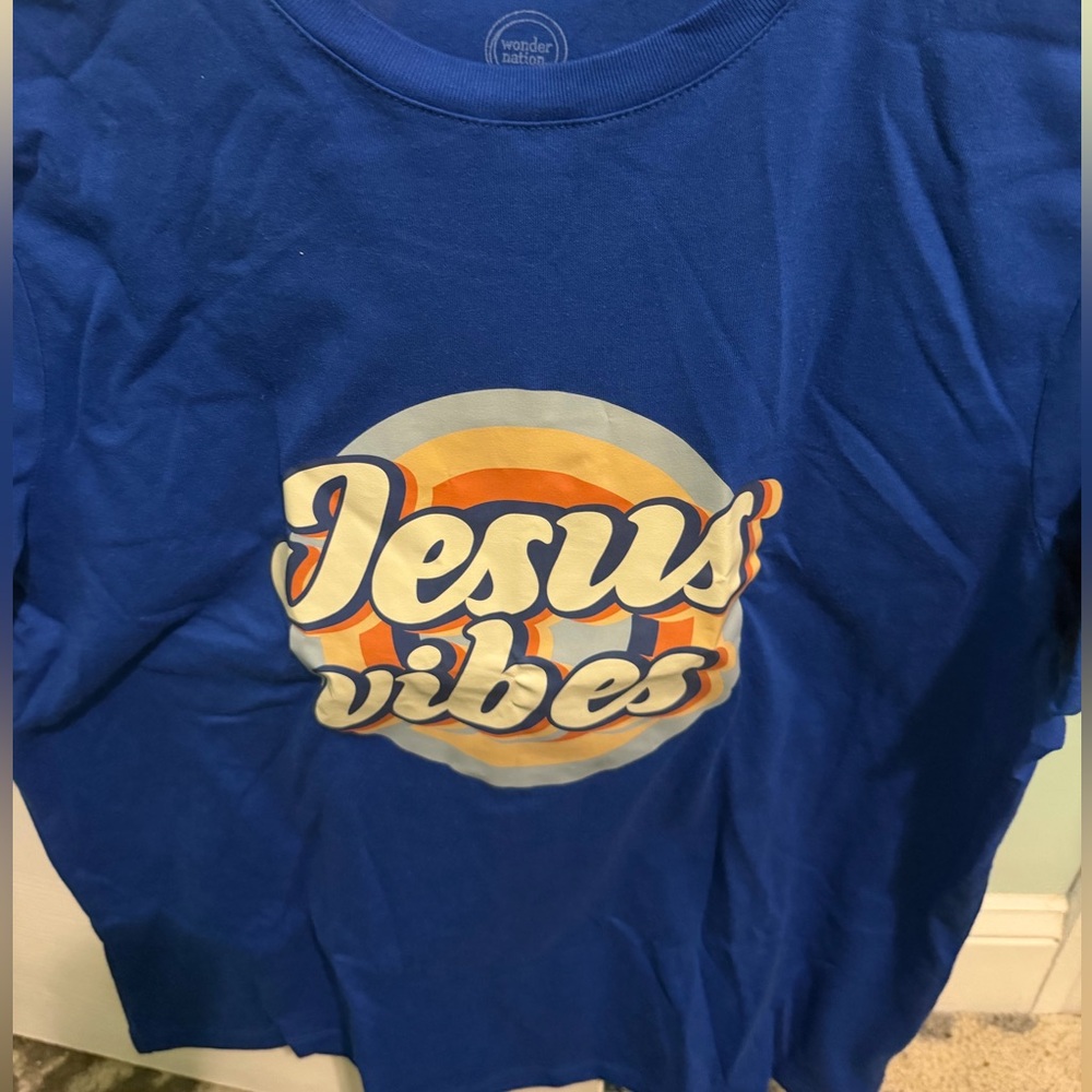 🌹Jesus Vibes Graphic T-Shirt .